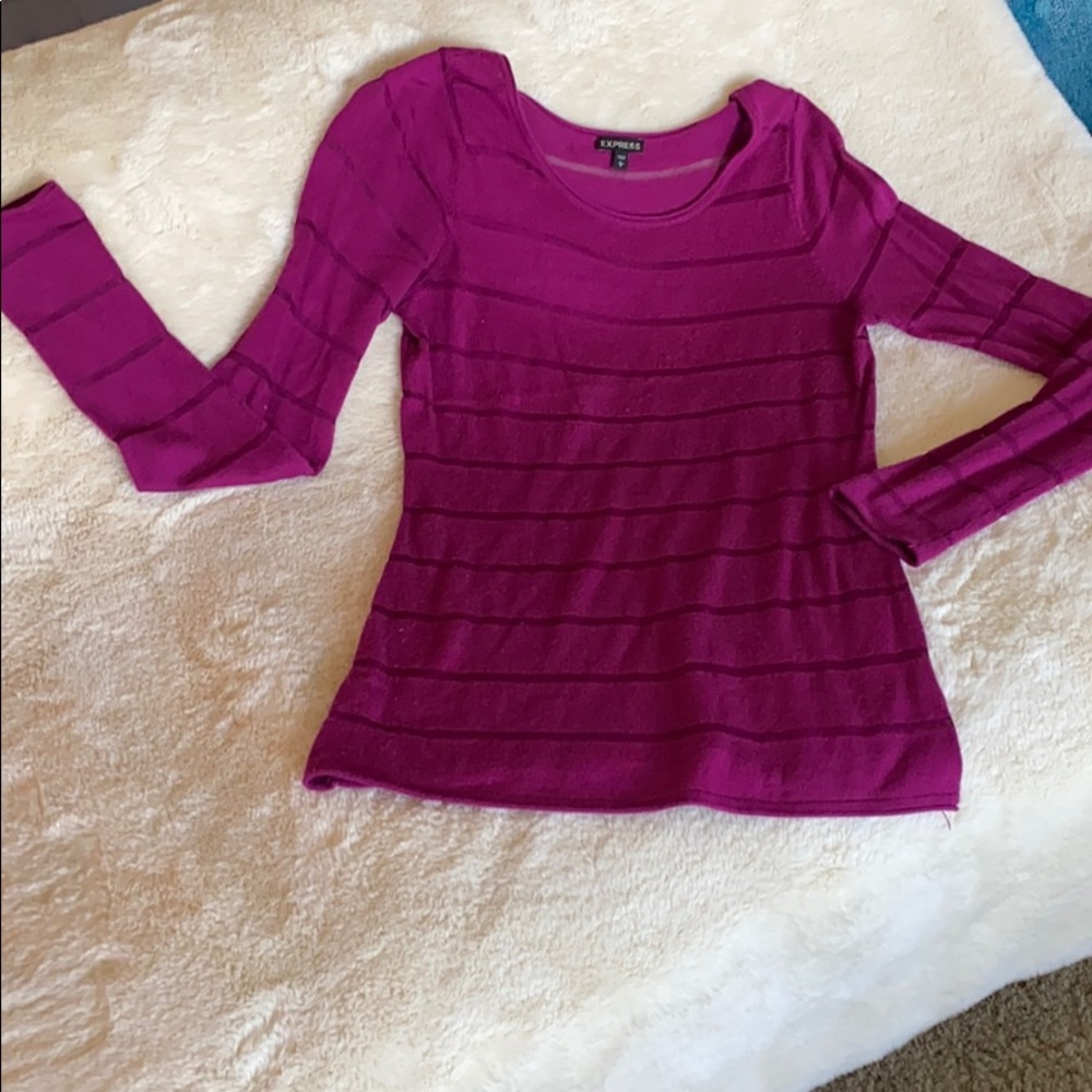 Light wt. knit top Great seasonal transition piece